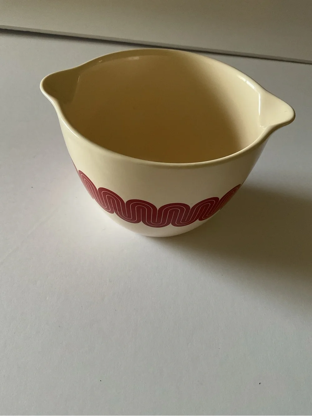 GREAT JONES STIR CRAZY CERAMIC MIXING BOWL RED WAVE PATTERN NWOT